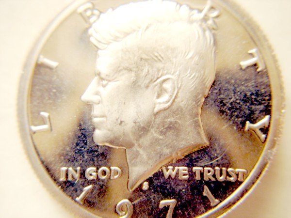 1971-S-Proof-Kennedy-Half--What's-Going-On-By-The-Rim?
